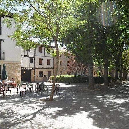 Hotel Rey Chindasvinto Covarrubias Exteriör bild